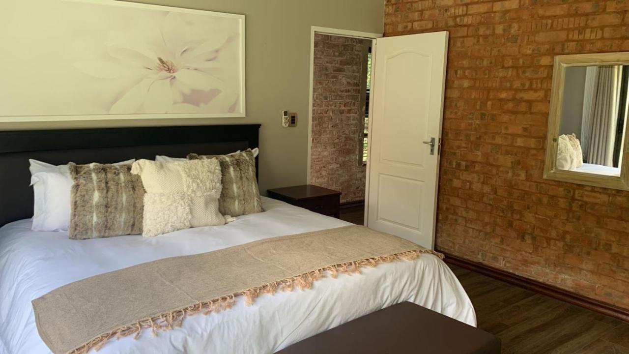 Migdash Guesthouse Хартбееспоорт Екстериор снимка